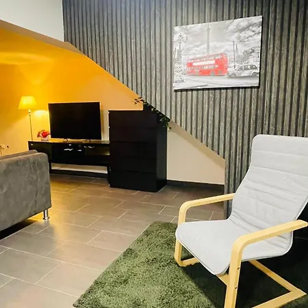 In , Phantasialand Bruehl Bei Cologne, Zentral, Bahnhof Nah شقة